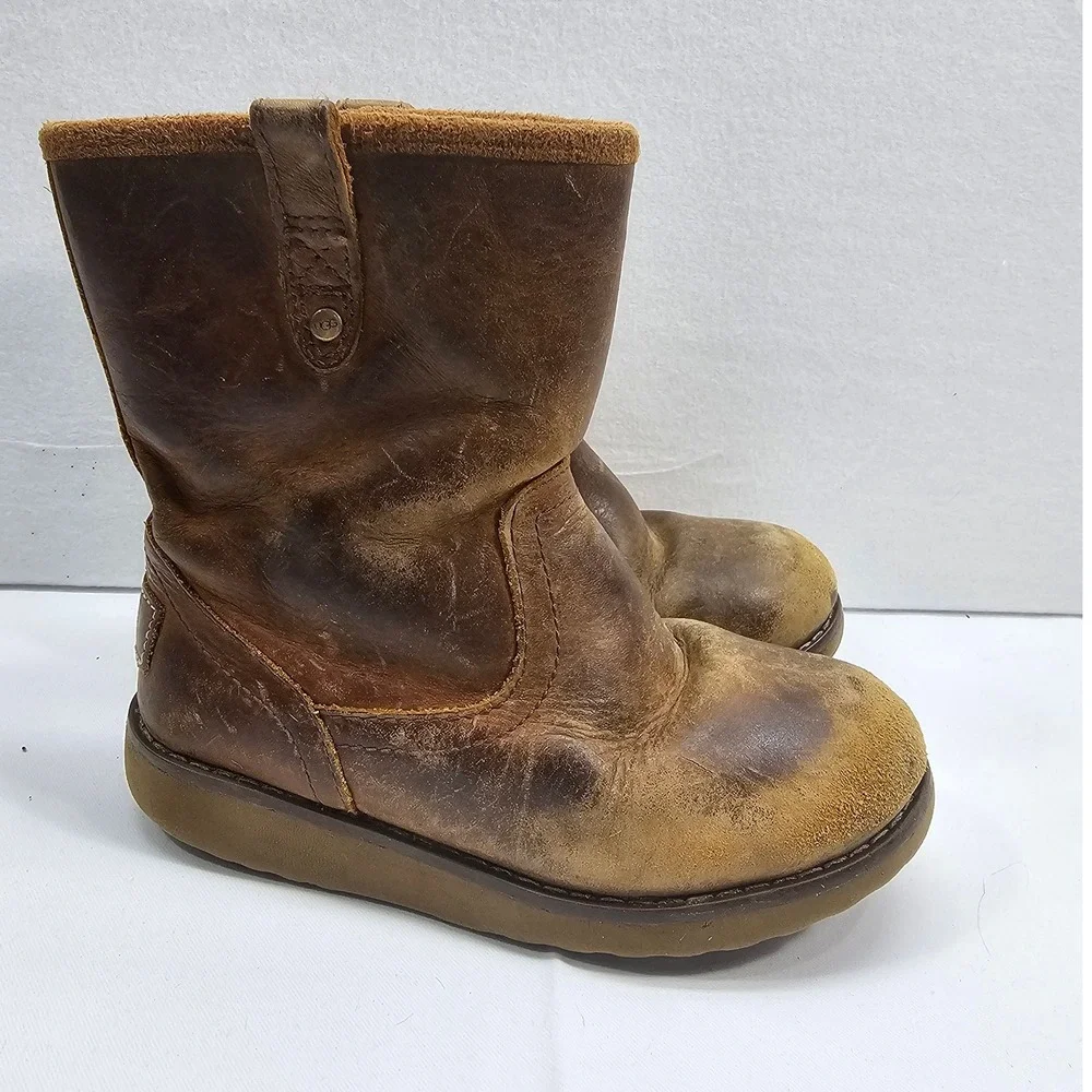 Kids UGG Brown Leather Shearling Lined Winter Boots‎ Size 11